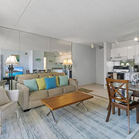 Enjoy The Waikiki Banyan With Ocean Fun, Top Amenities, And Prime Location!
